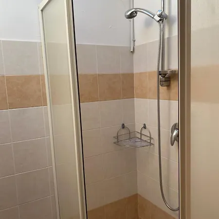 Religiosa Via Francigena Хостел Веллетри